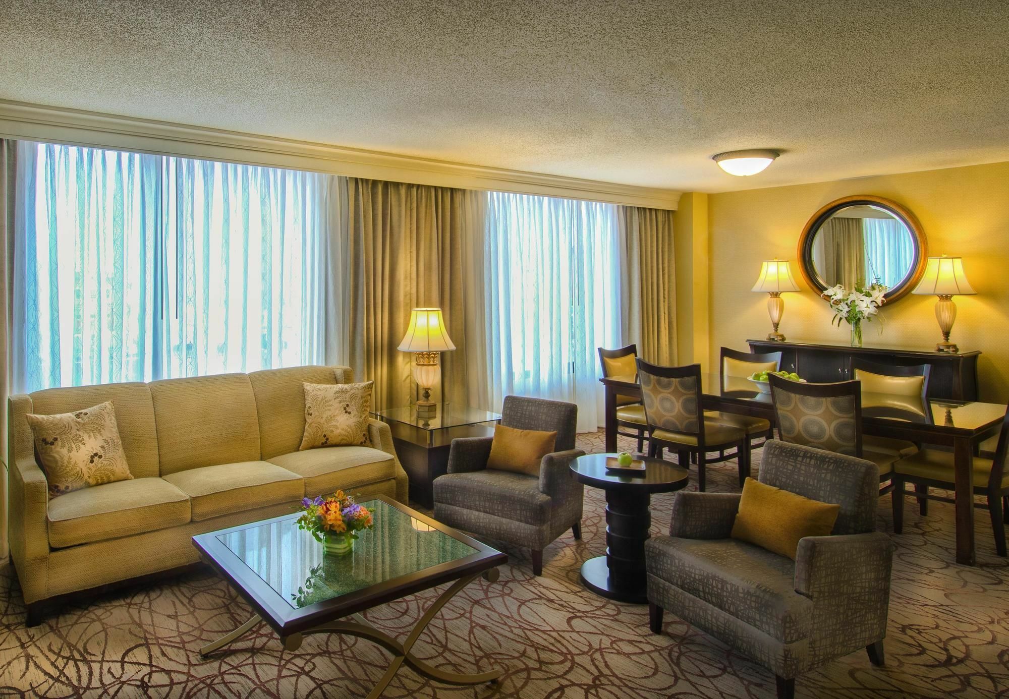 Winston-Salem Marriott Hotel Exterior foto